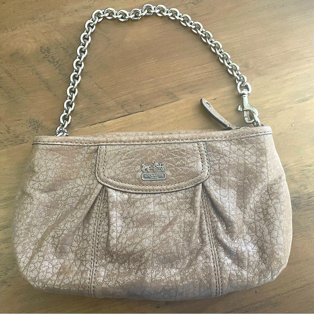 Small Coach bag with chain